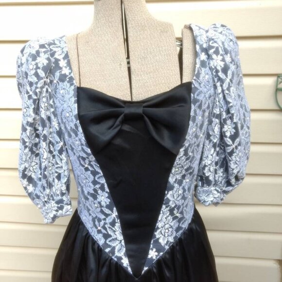 Vintage Formal Dress 31"B Black Satin Bows White Lace Puff Sleeves Evening Gown - Picture 3 of 11